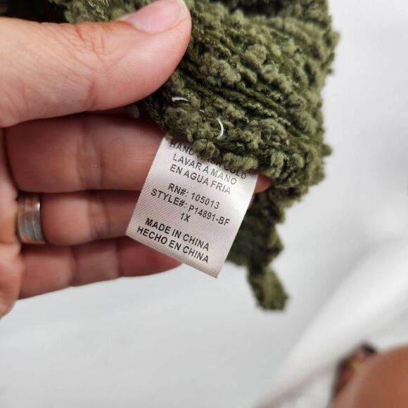 How Very Loved Green Wooly Fuzzy Sweater Women's Plus 1X - Picture 5 of 6